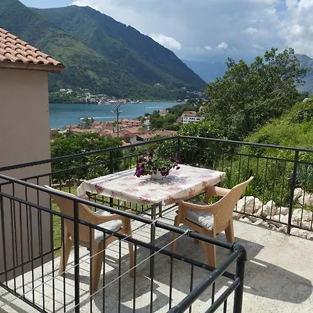State Apartments Kotor Buitenkant foto